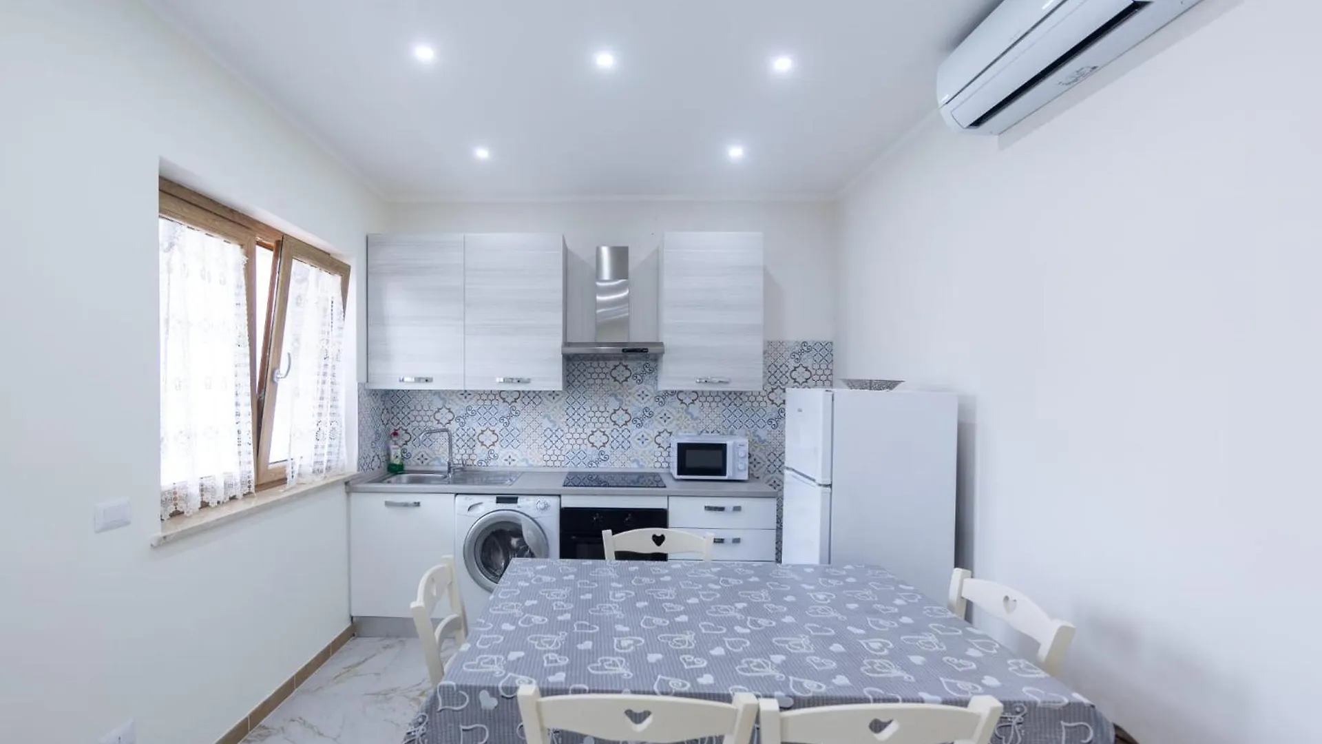 Antonella Home In Roma